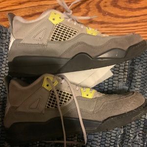 selling jordan 4 for 50$